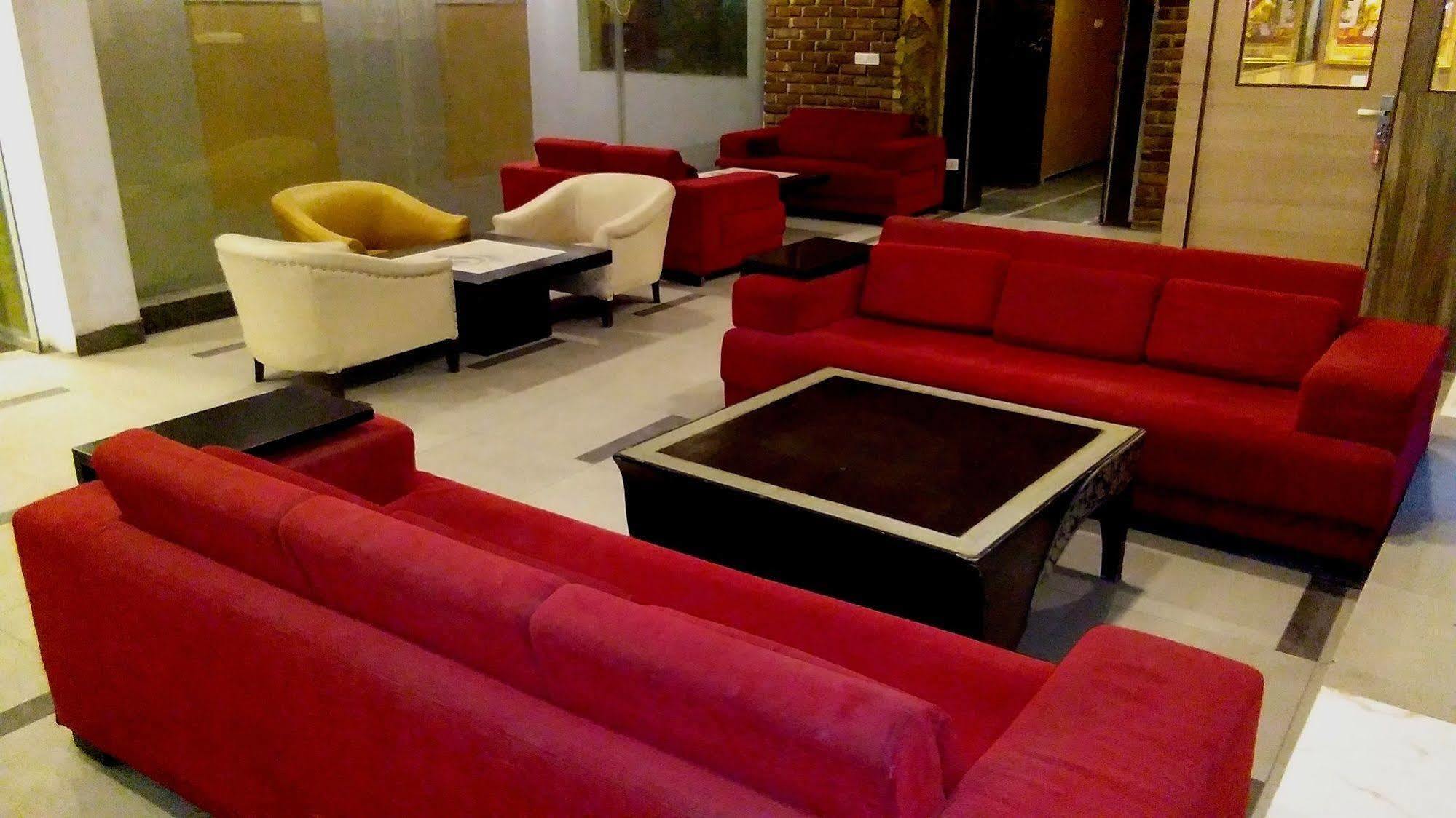 The White Klove Hotel 3*