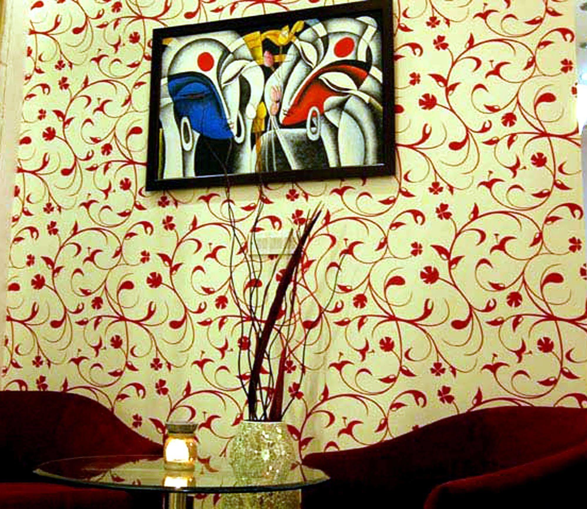 The White Klove Hotel