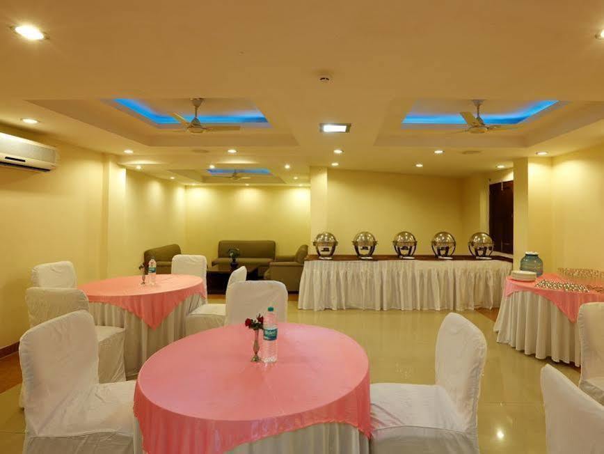 Townhouse 517 La Sapphire Near Delhi Airport