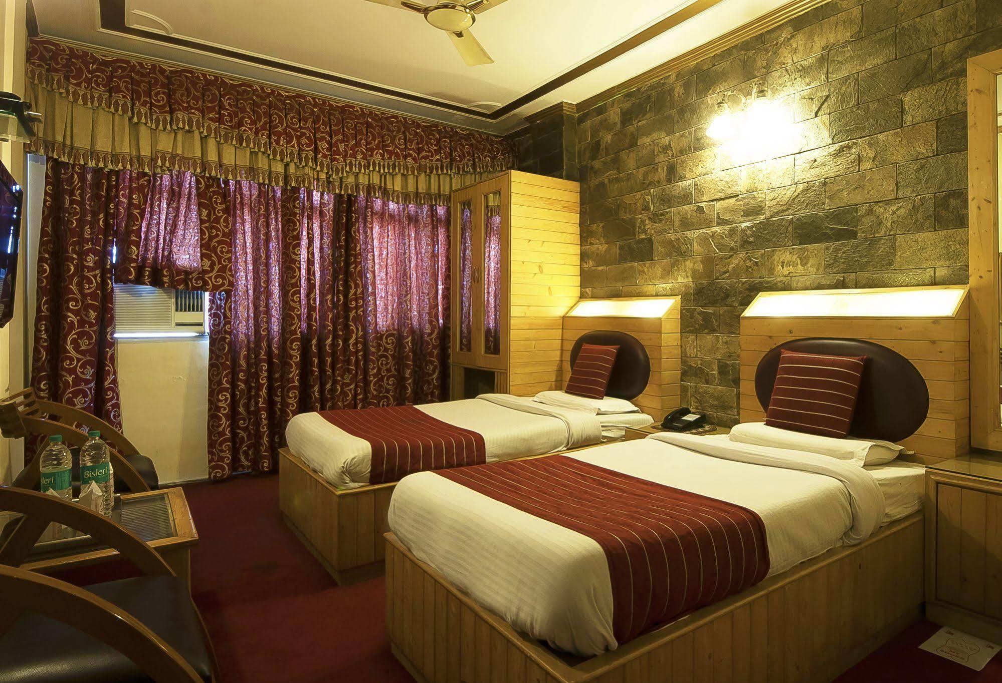 Lal's Haveli Hotel 2*