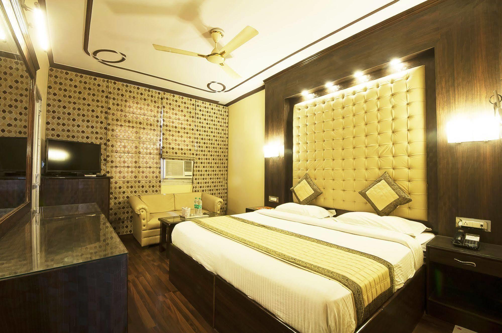 Lal's Haveli Hotel