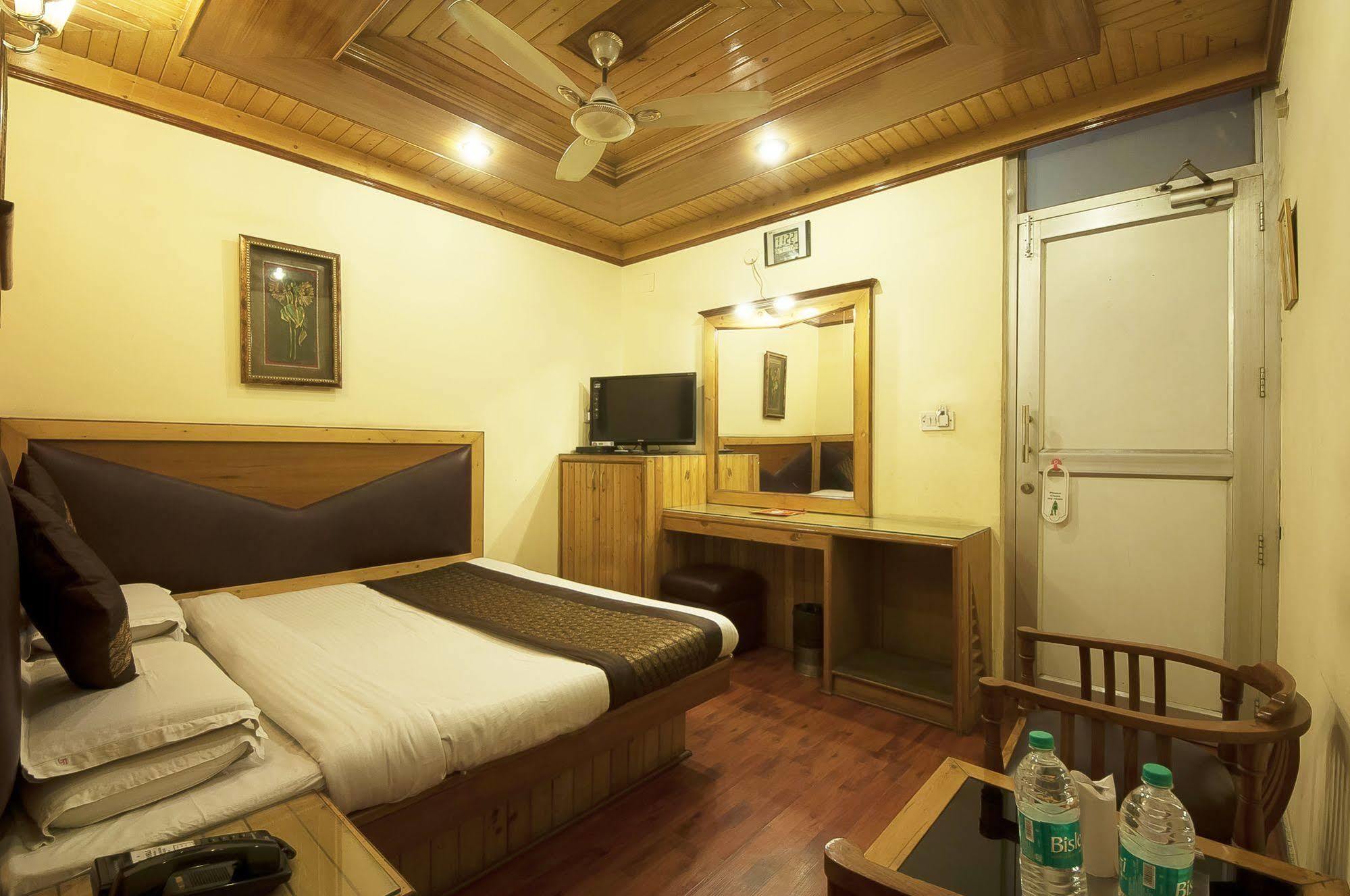 Lal's Haveli 2*