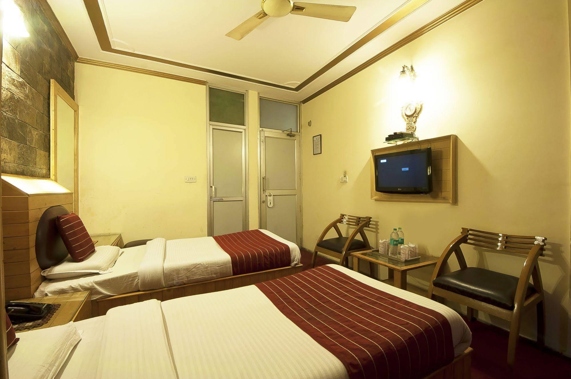 Lal's Haveli Hotel 2*