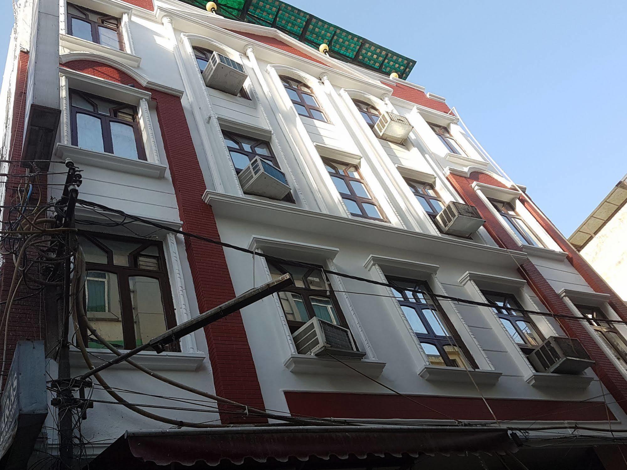 Treebo Paras International Hotel
