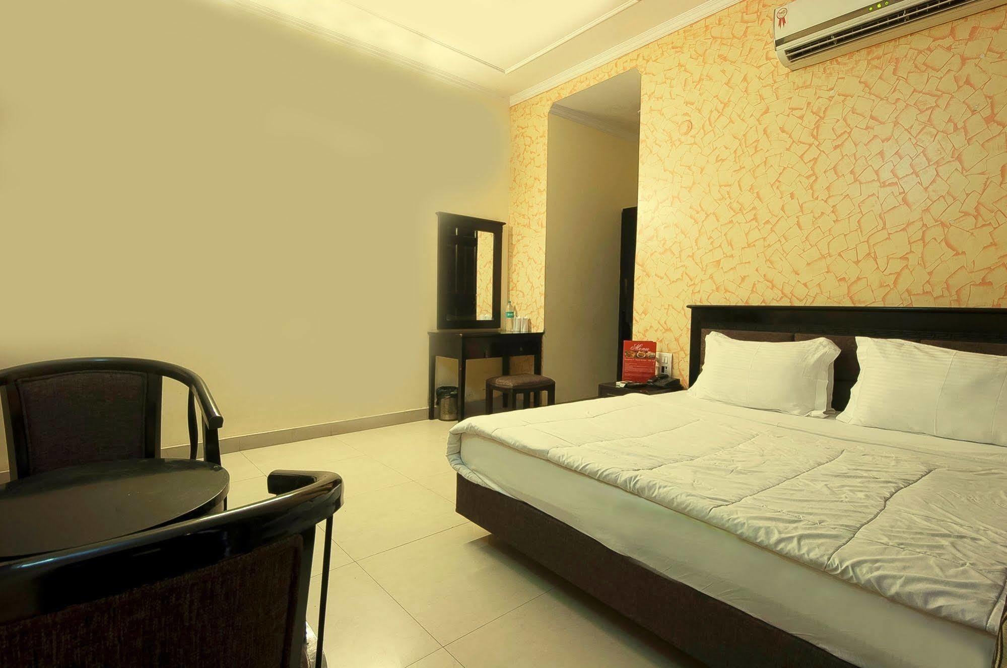 Sunrise Hotel 3*