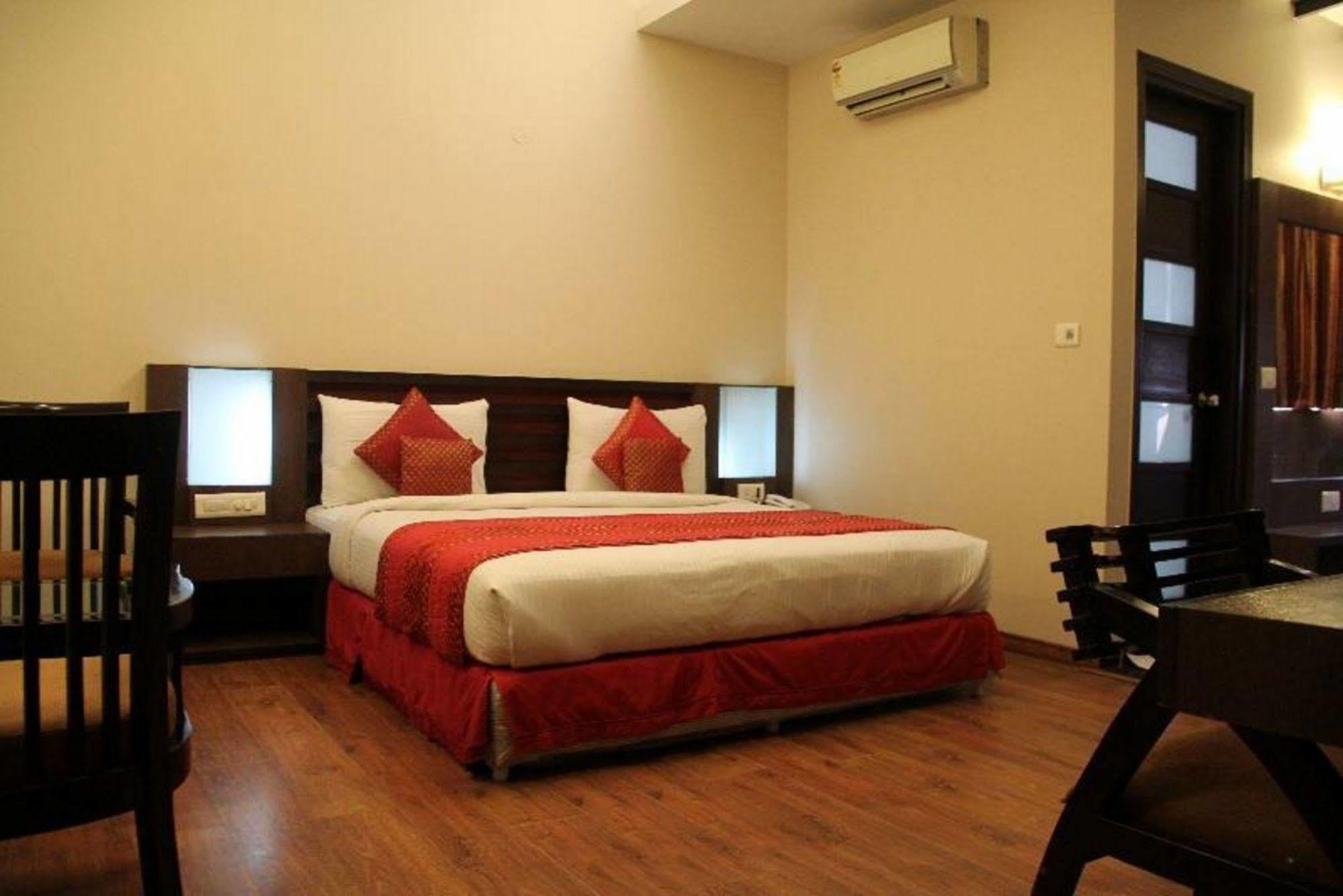 Treebo Premium Relax Patel Nagar Hotel 4*