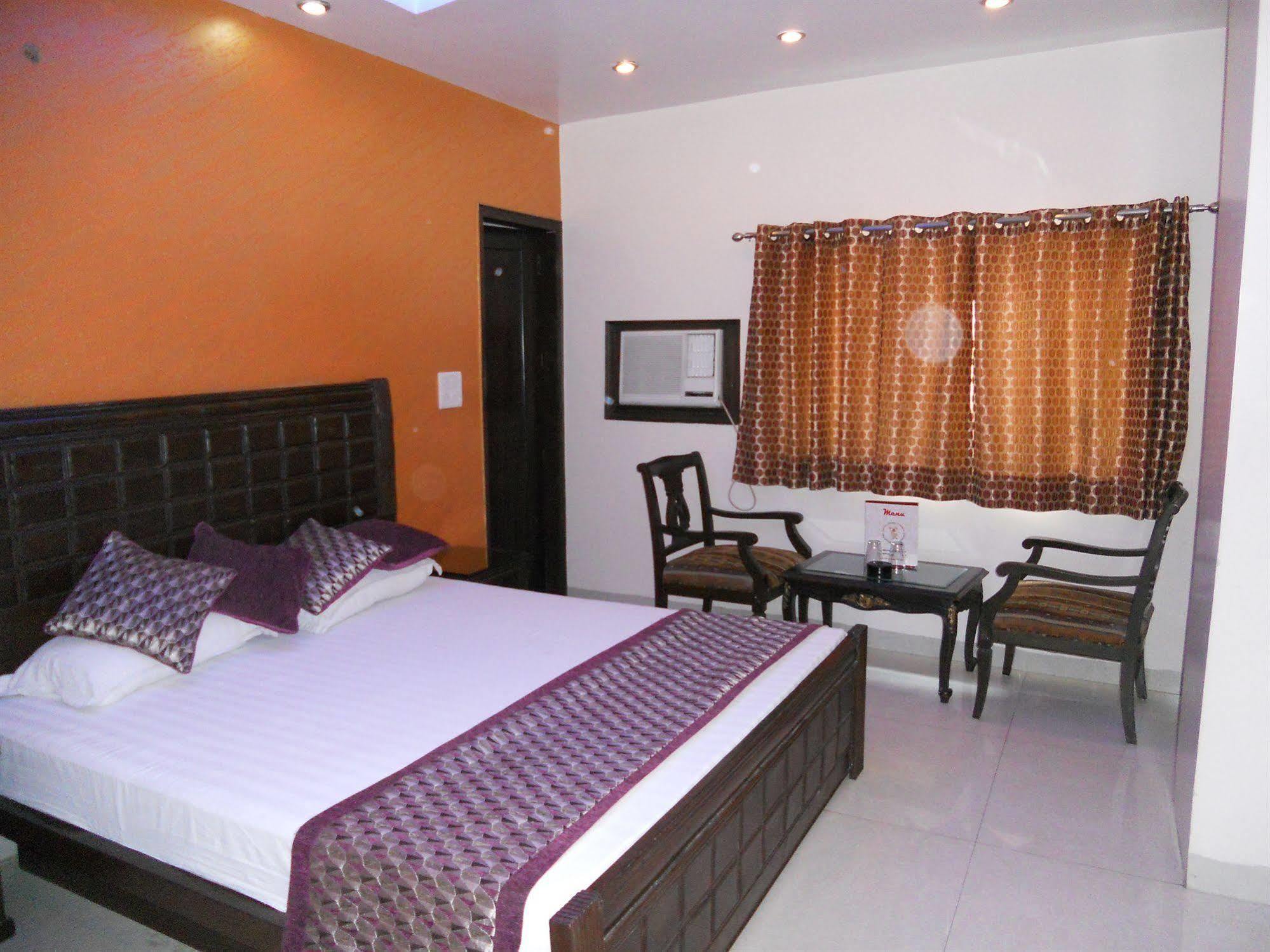 Amax Hotel
