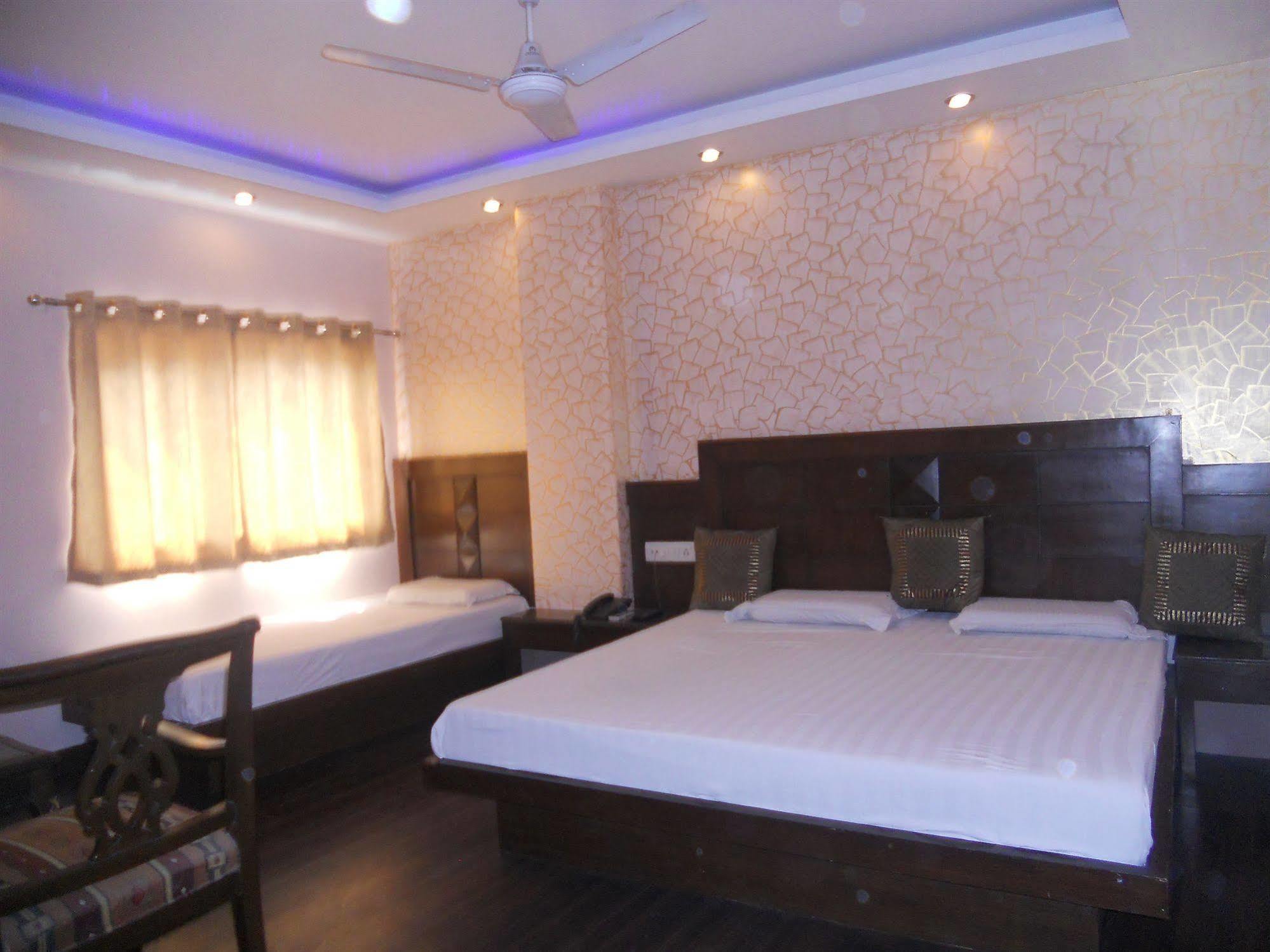 Hotel Amax 2*