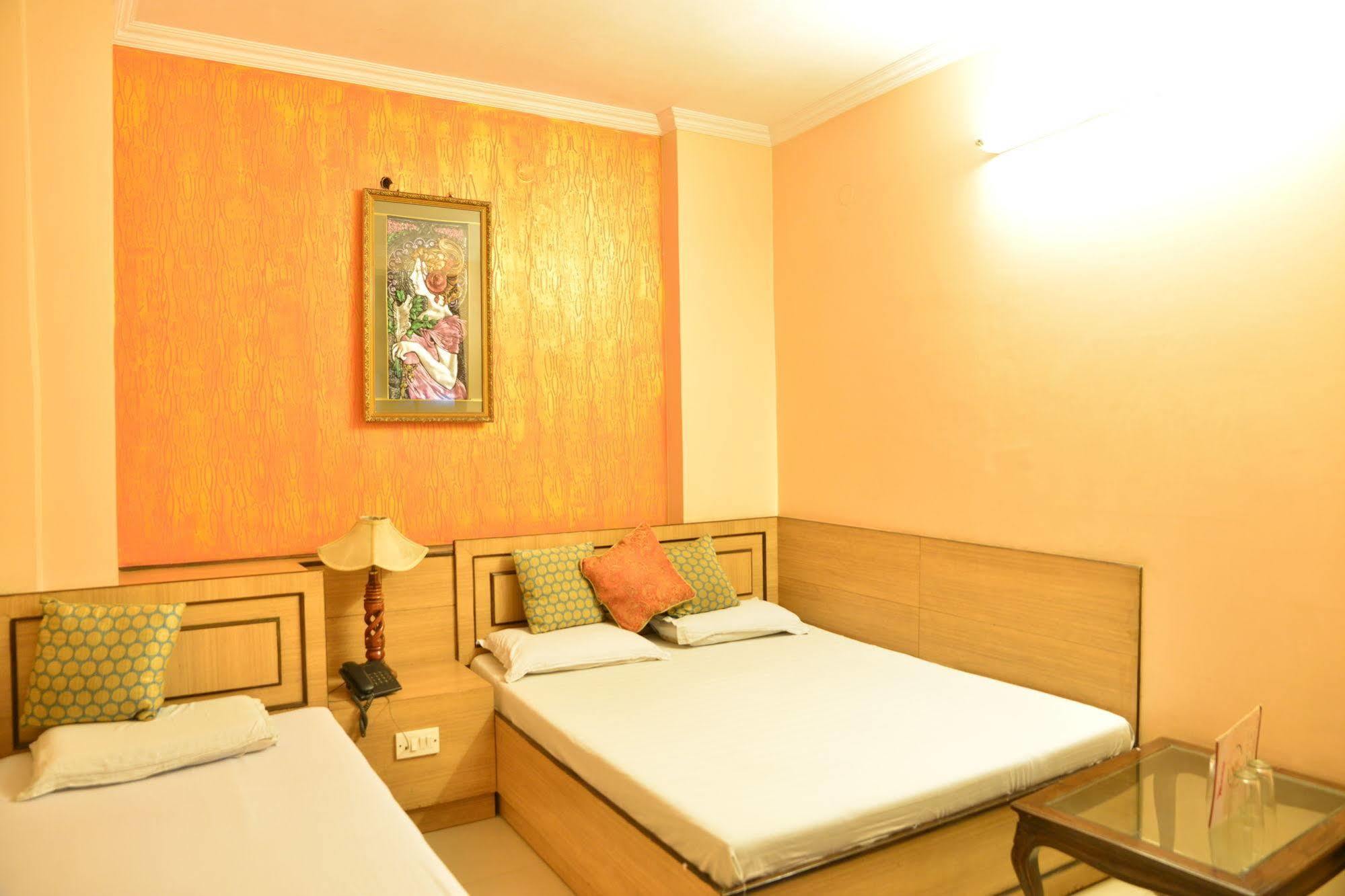 Amax Hotel