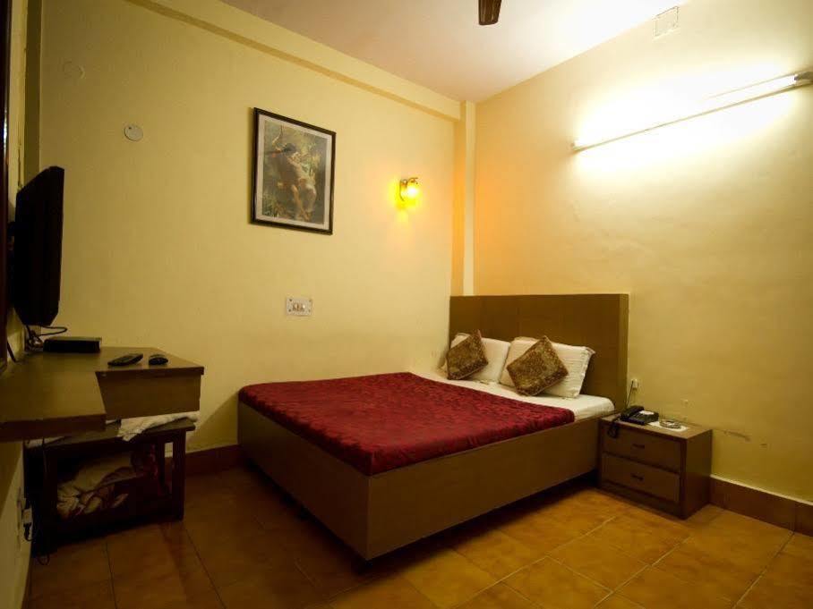 Hotel Woodland Deluxe 2*