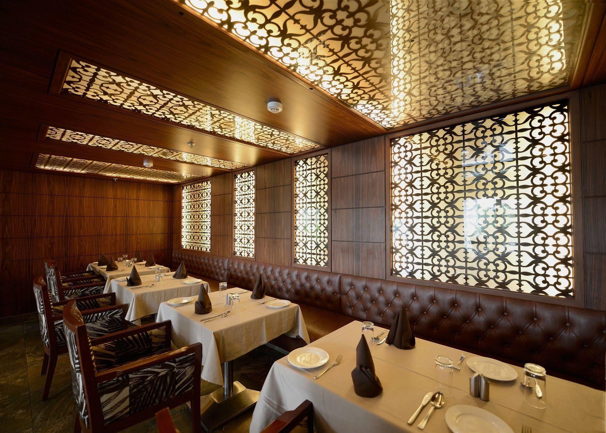 Hotel Regent Grand New Delhi