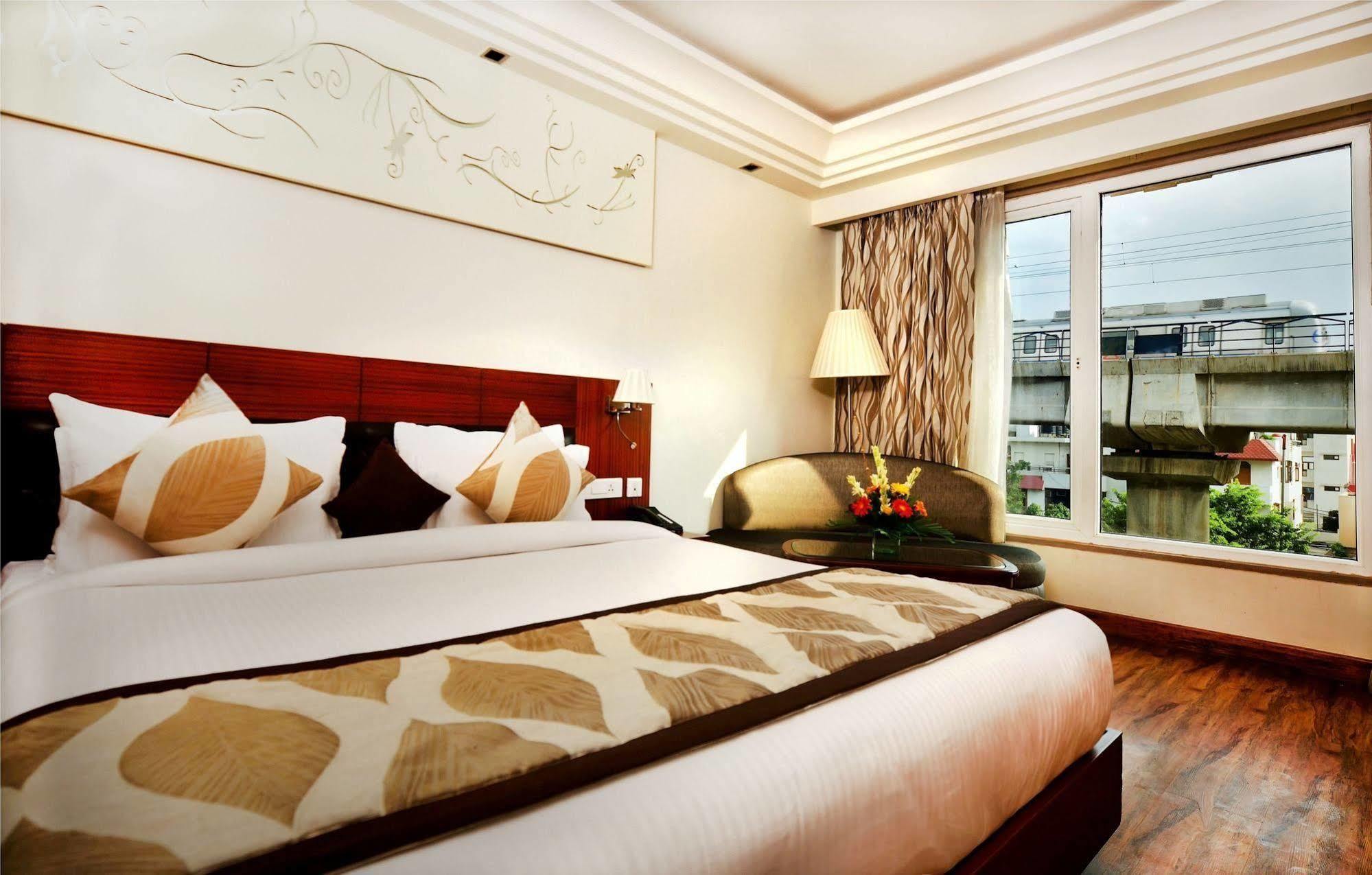 Hotel Regent Grand New Delhi