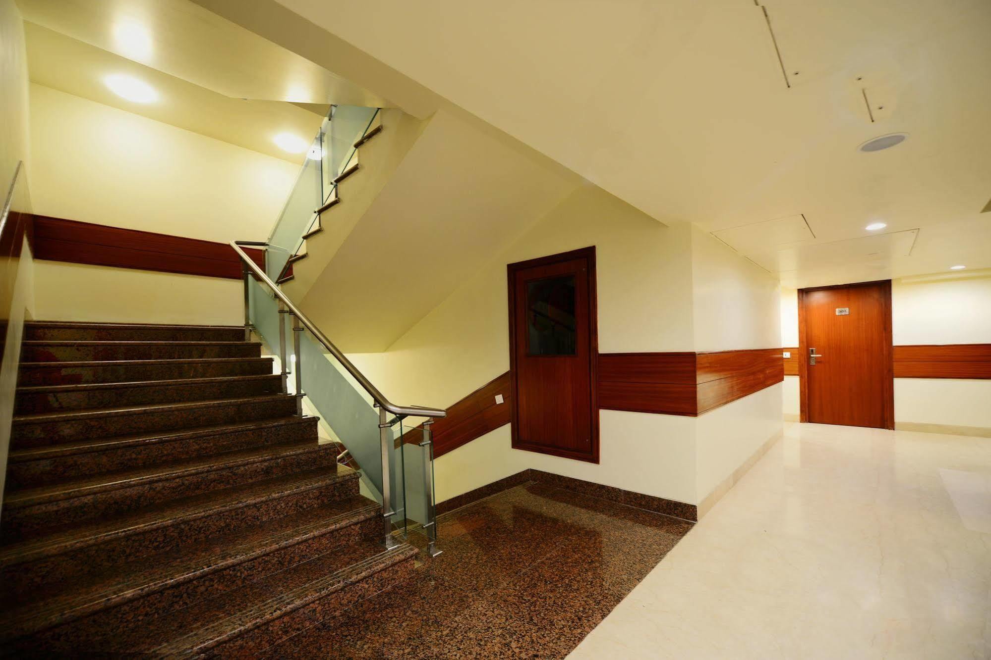 Regent Grand Hotel 4*