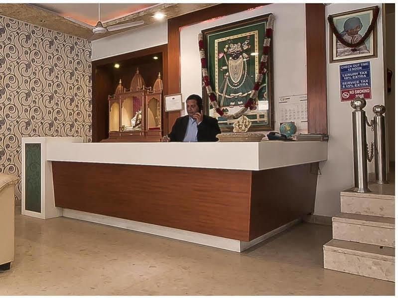 Baba Deluxe Near Railway Station And Center -by Rcg Hotel New Delhi
