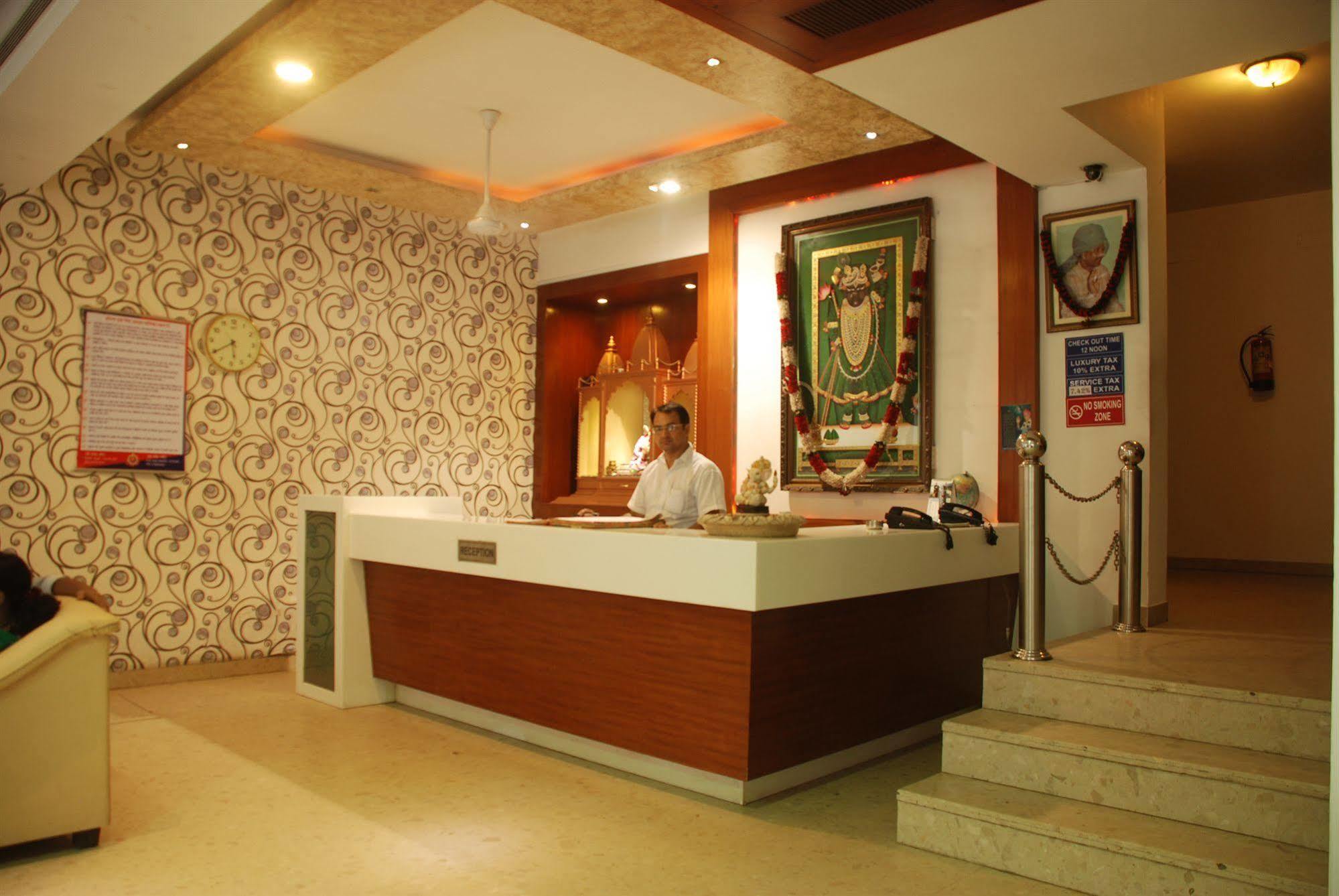 Baba Deluxe Near Railway Station And Center -by Rcg New Delhi