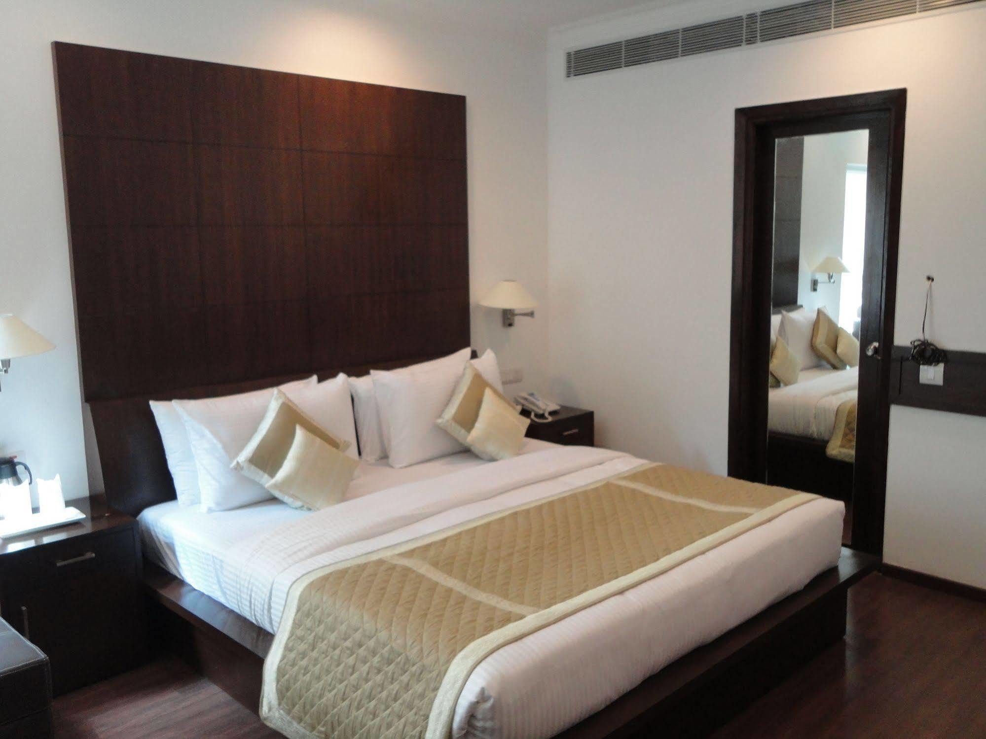 Hotel Divine Paradise Tavisha