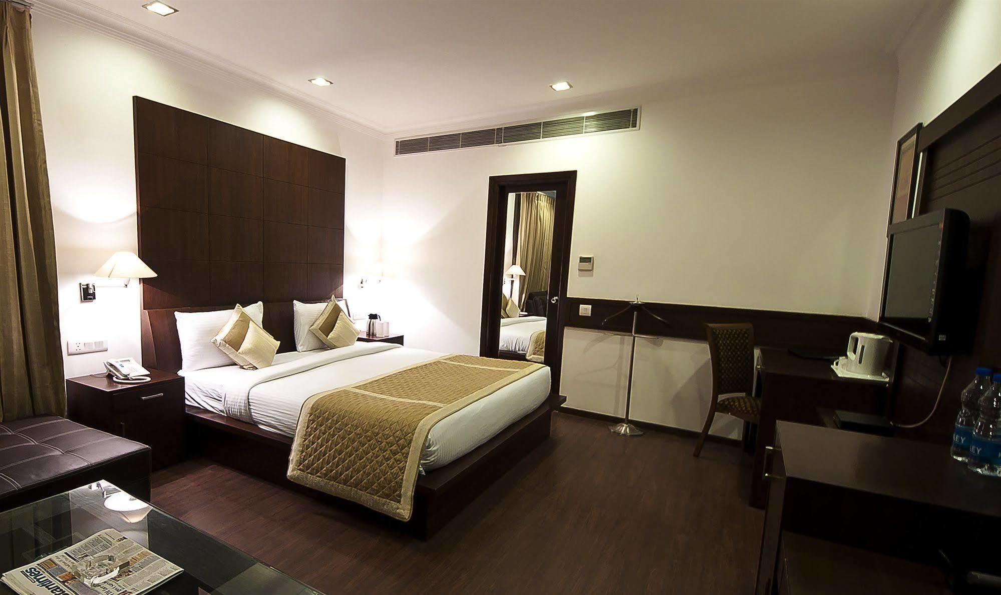 Hotel Divine Paradise Tavisha