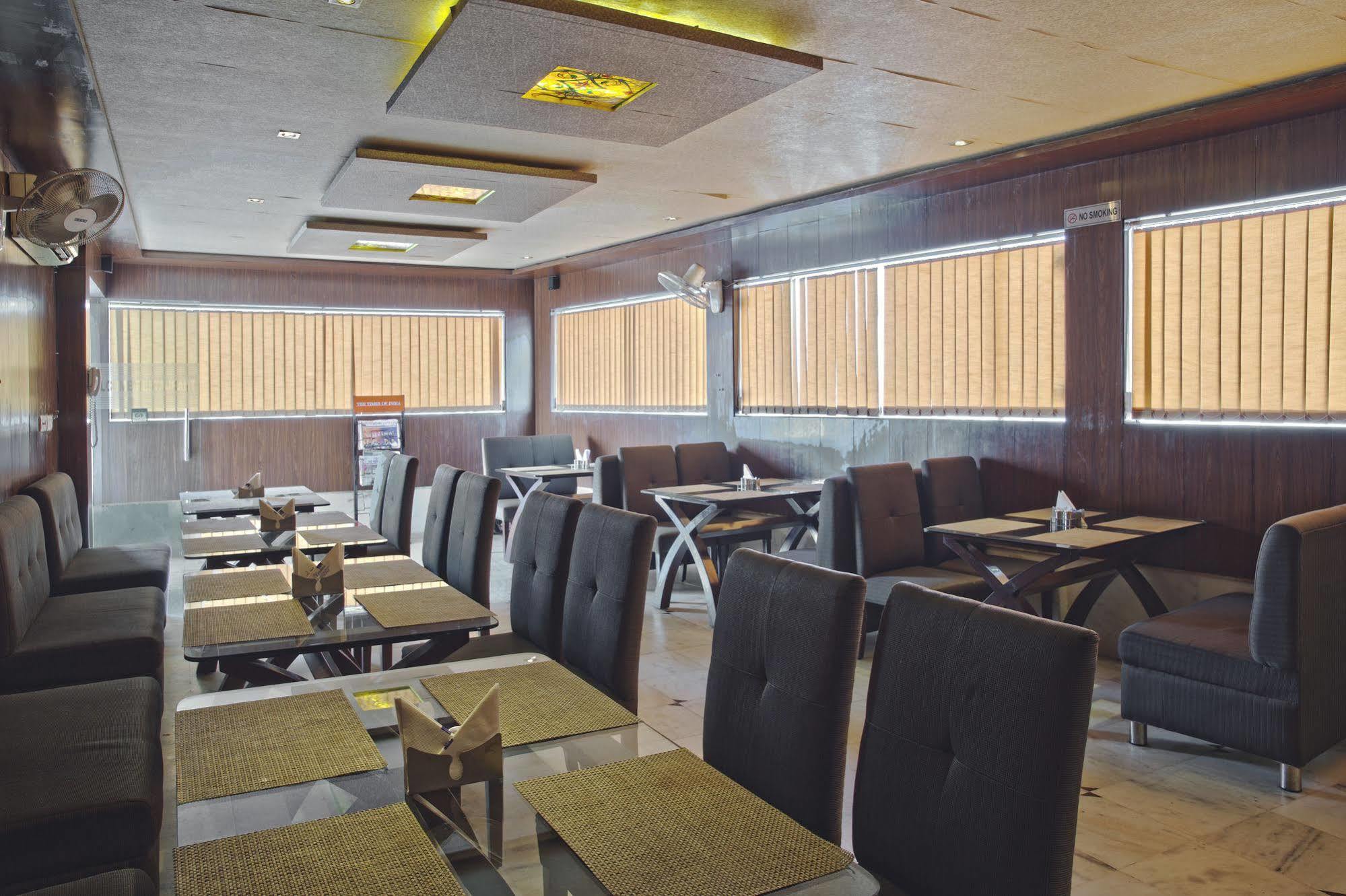 Hotel Krishna - By Rcg Hotels, Paharganj, 4*