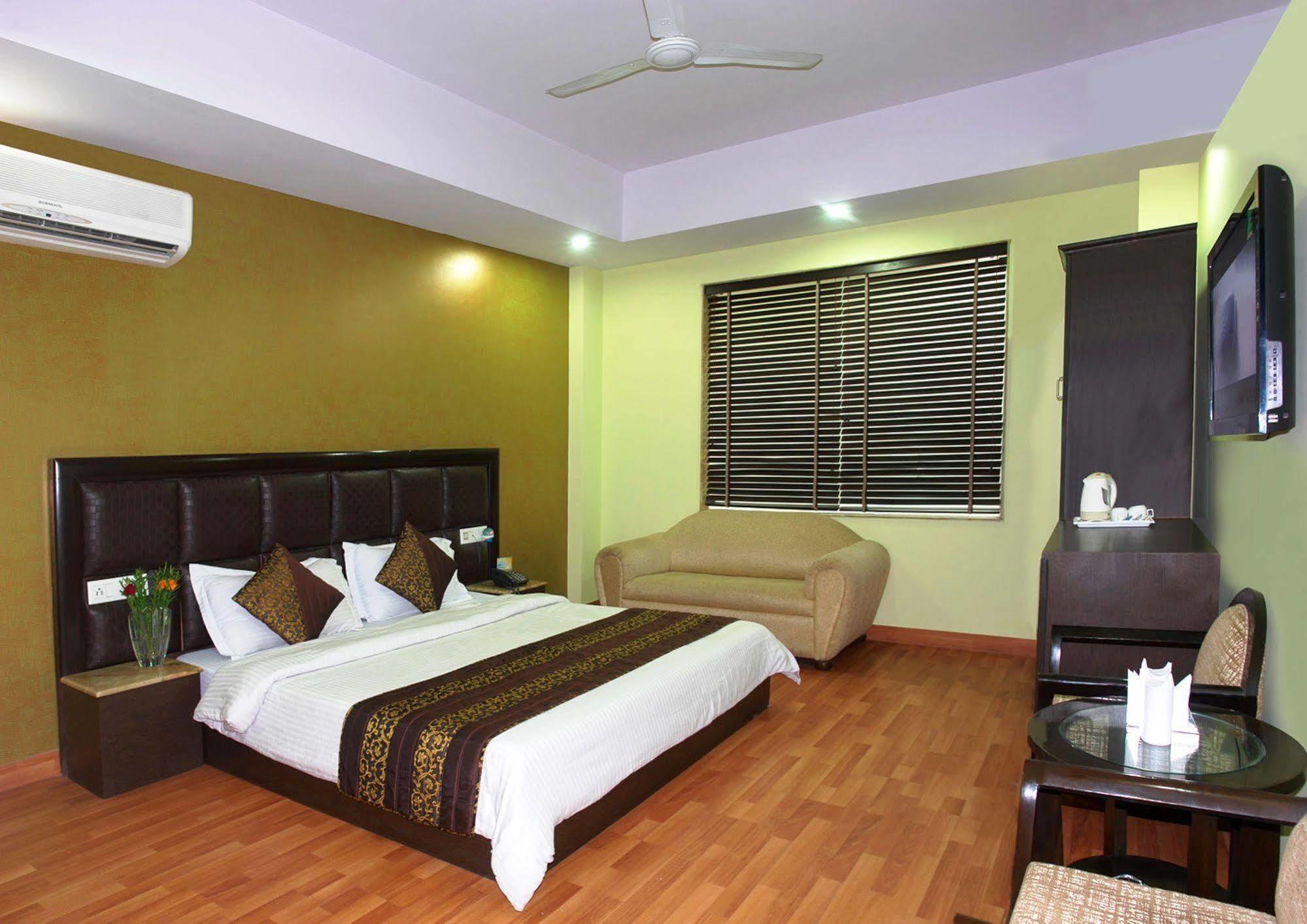 Vedas Heritage - Karol Bagh Hotel