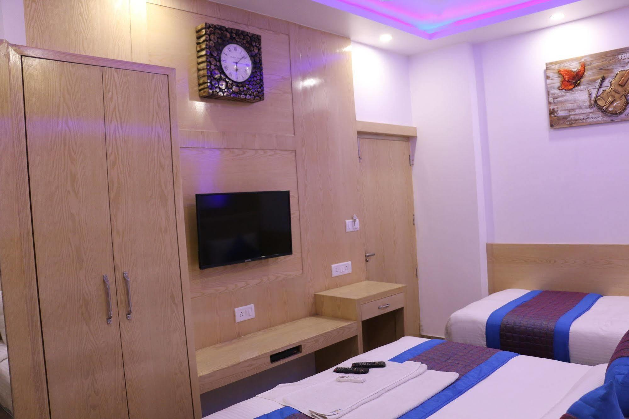 Palace Deluxe - Paharganj - Hotel Nova Deli