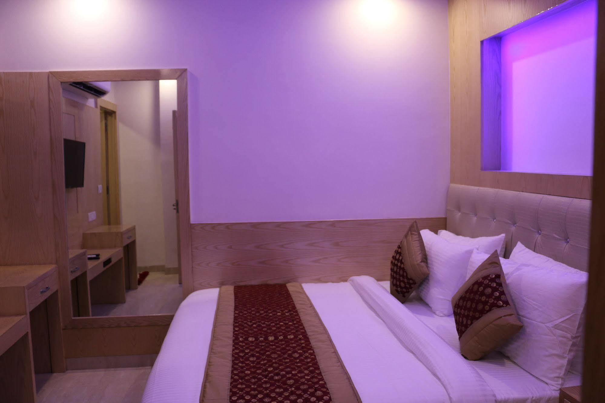 Hotel Palace Deluxe - Paharganj - Nova Deli