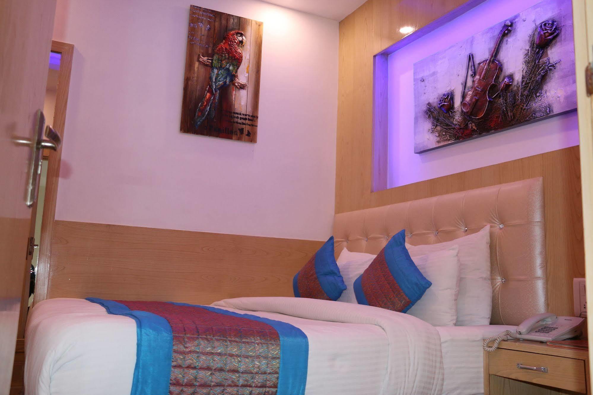 Hotel Palace Deluxe - Paharganj -
