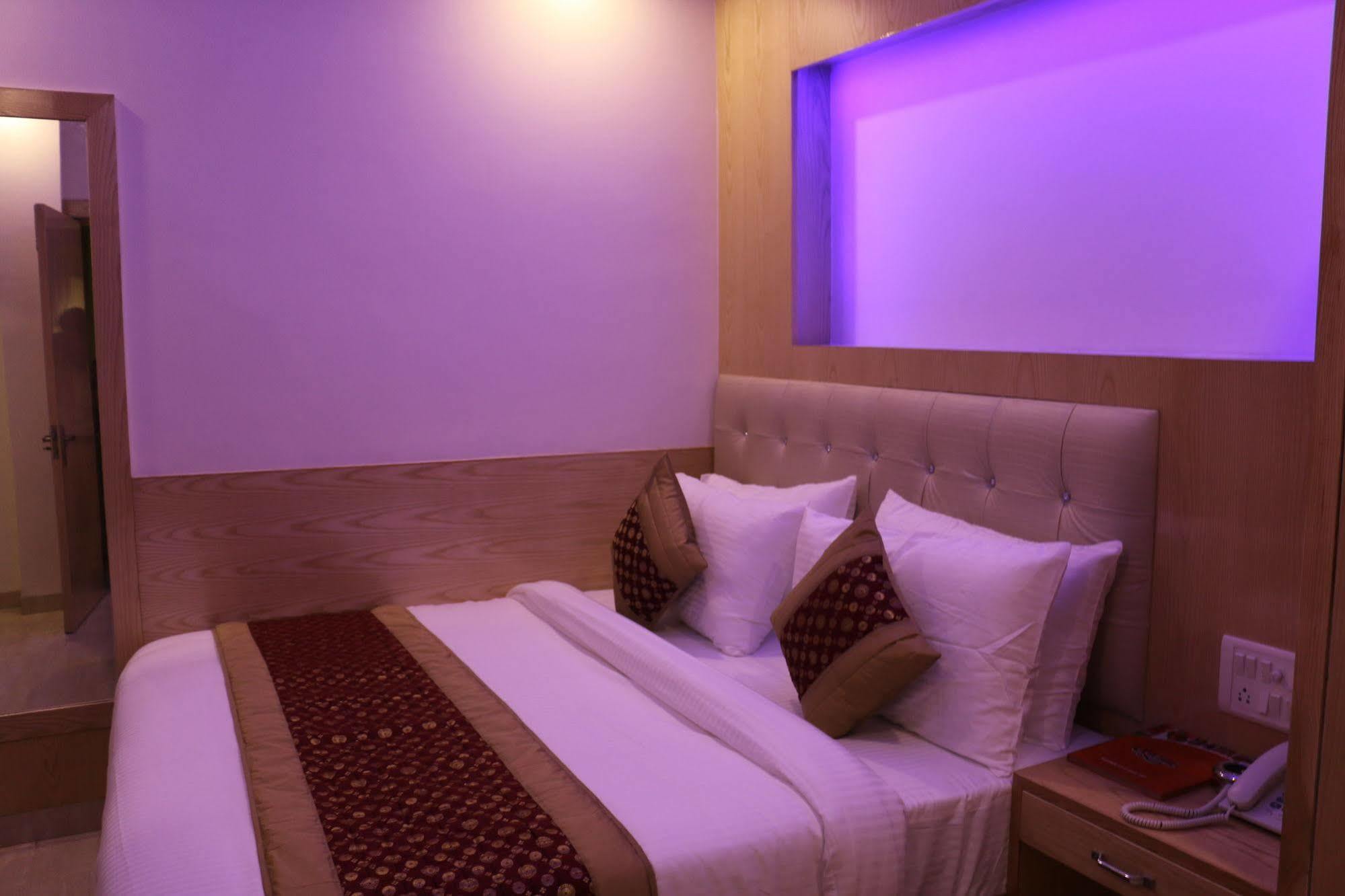 Hotel Palace Deluxe - Paharganj -