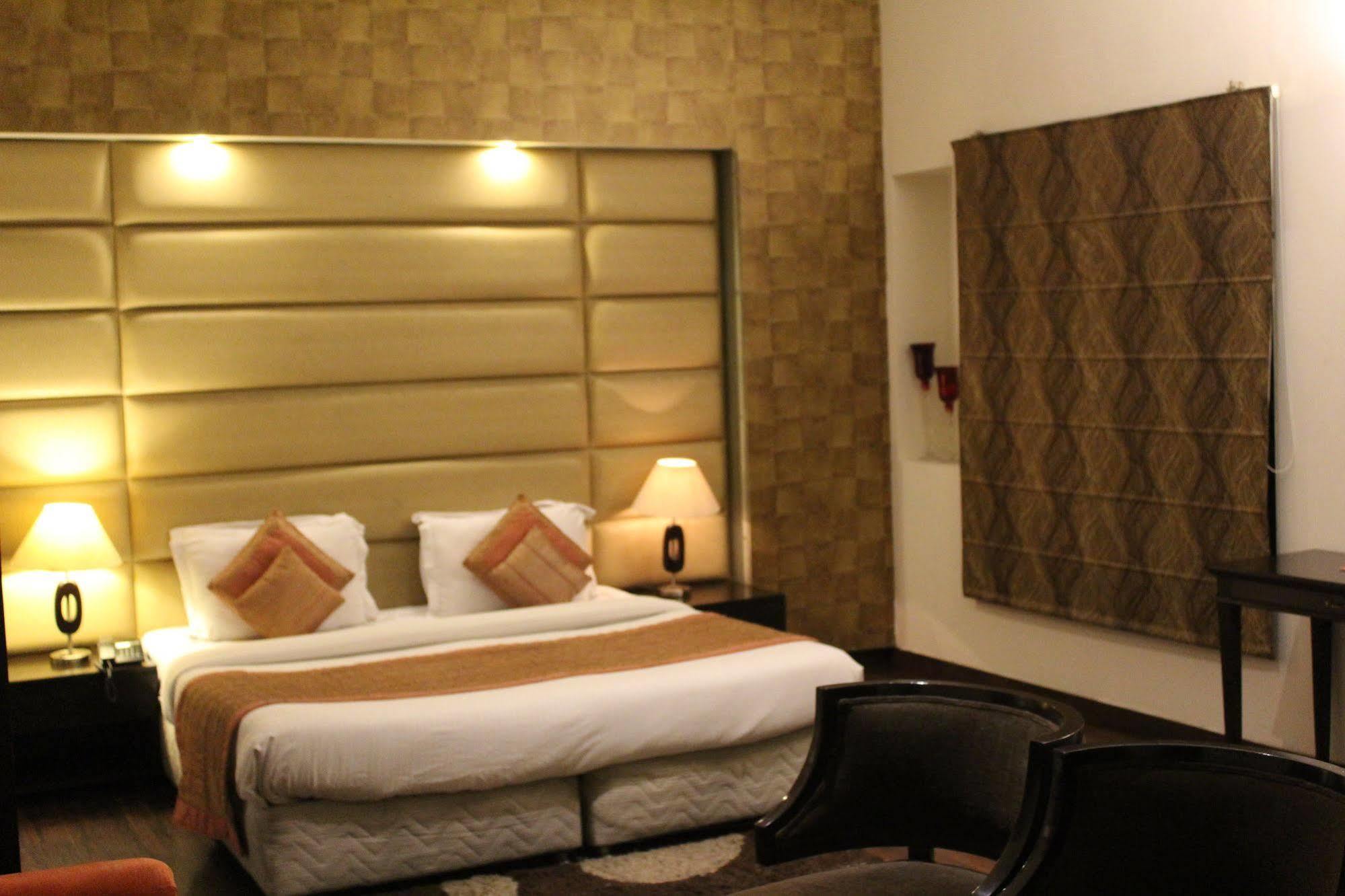 Comfort Zone Greater Kailash 3*