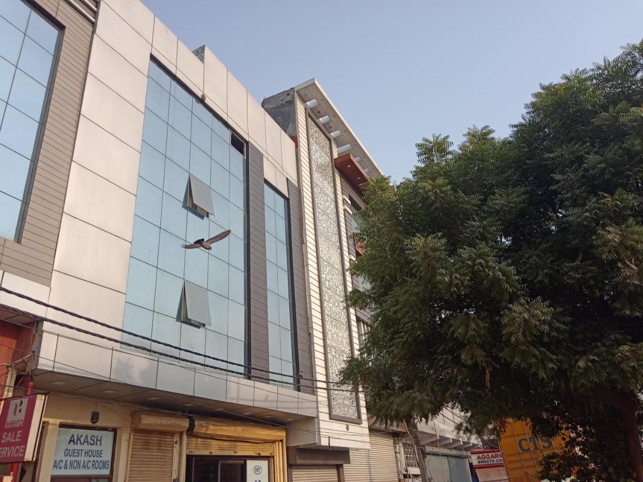 Akash Guest house 3*