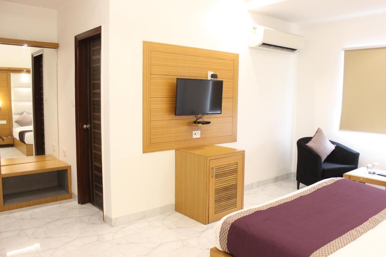 Aero Star Near Delhi Airport Hotel