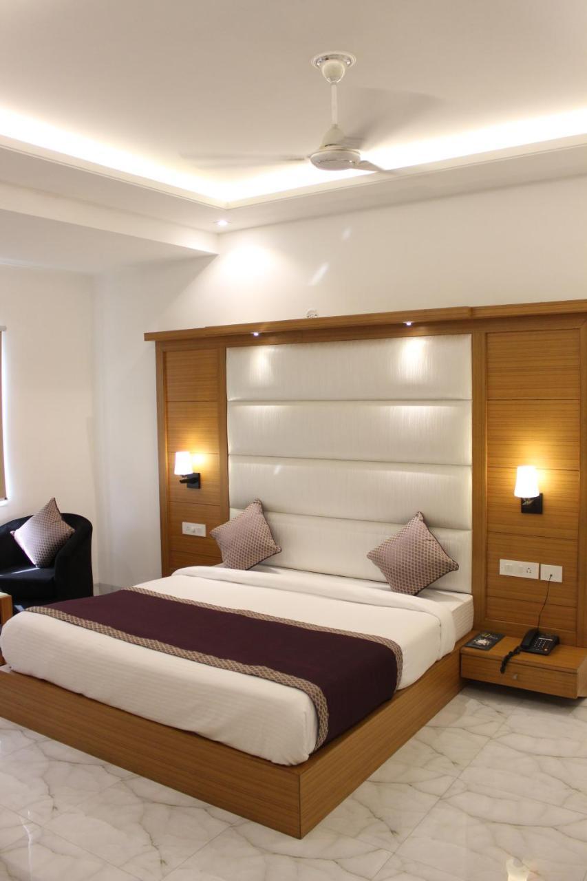 Aero Star Near Delhi Airport