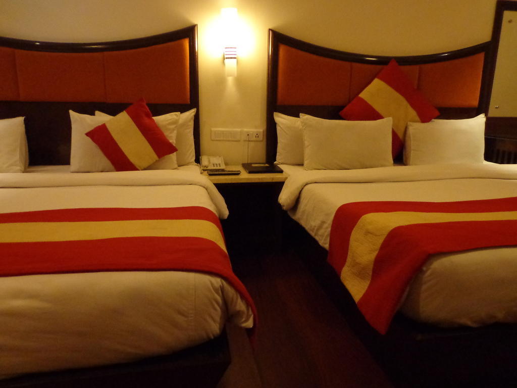 Aura - Railway Station Hotel 3*