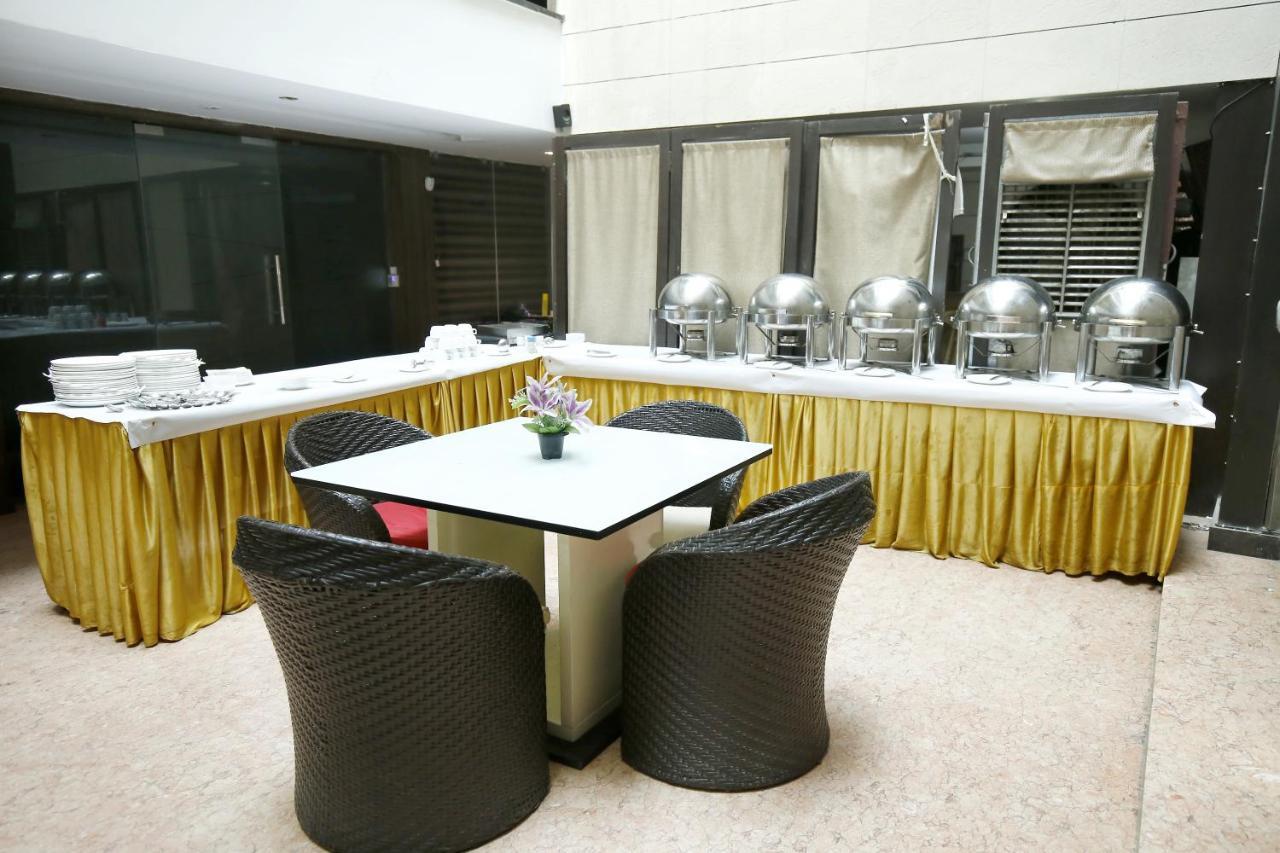 Hotel Red Castle - Karol Bagh - Where Luxury Meets Comfort