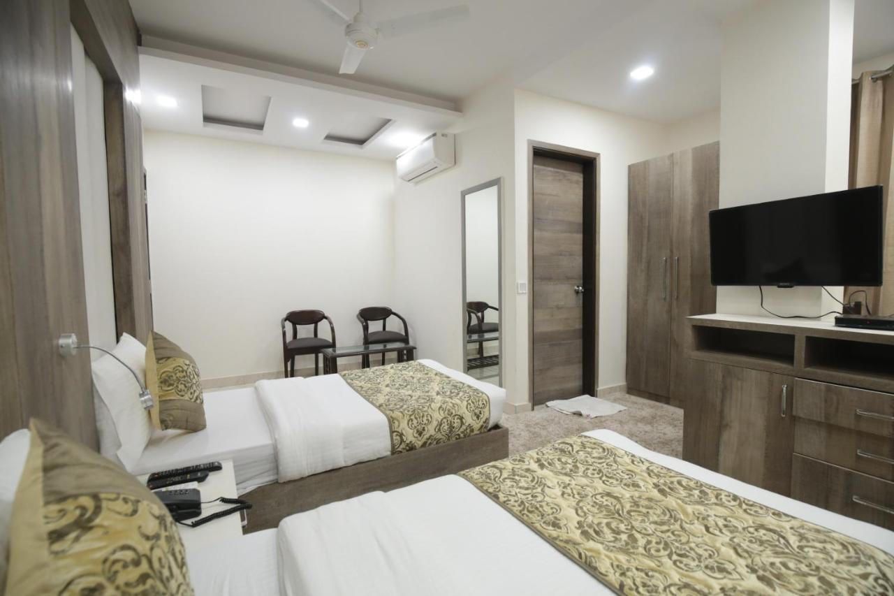 Red Castle - Karol Bagh - Where Luxury Meets Comfort 4*