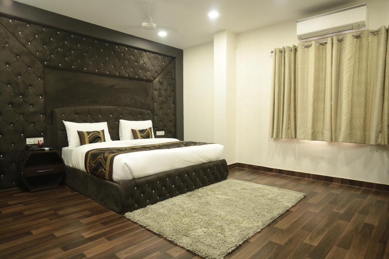 Red Castle - Karol Bagh - Where Luxury Meets Comfort 4* Nova Deli
