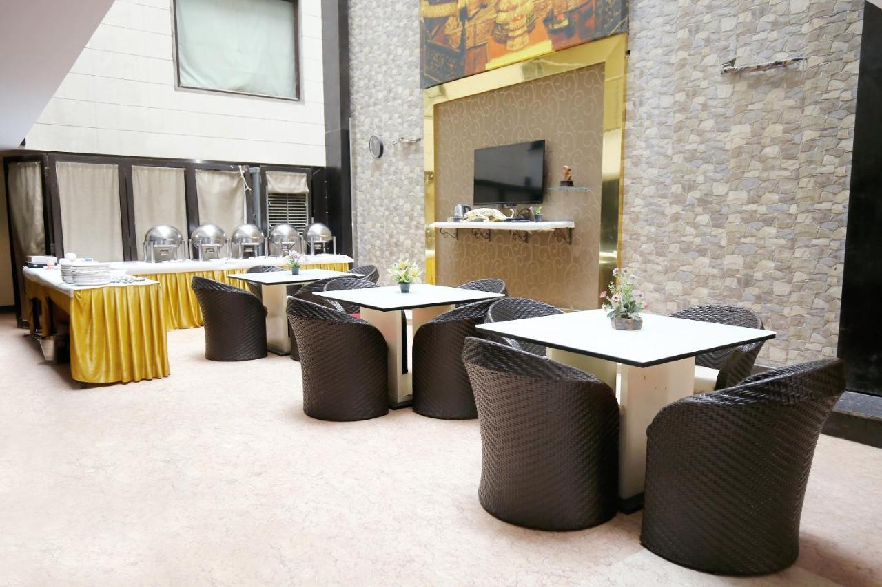 Hotel Red Castle - Karol Bagh - Where Luxury Meets Comfort Nova Deli