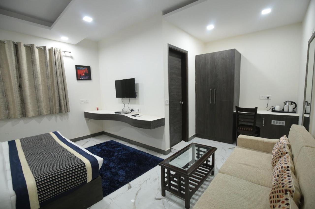 Red Castle - Karol Bagh - Where Luxury Meets Comfort 4*