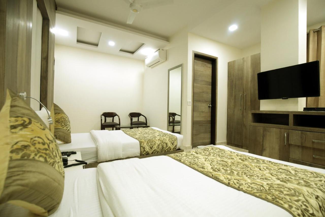 Hotel Red Castle - Karol Bagh - Where Luxury Meets Comfort 4*