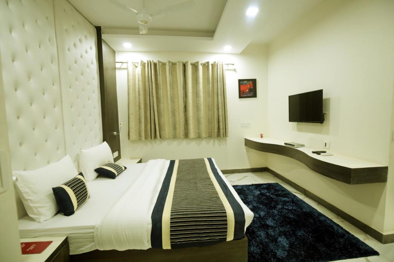 Red Castle - Karol Bagh - Where Luxury Meets Comfort 4*