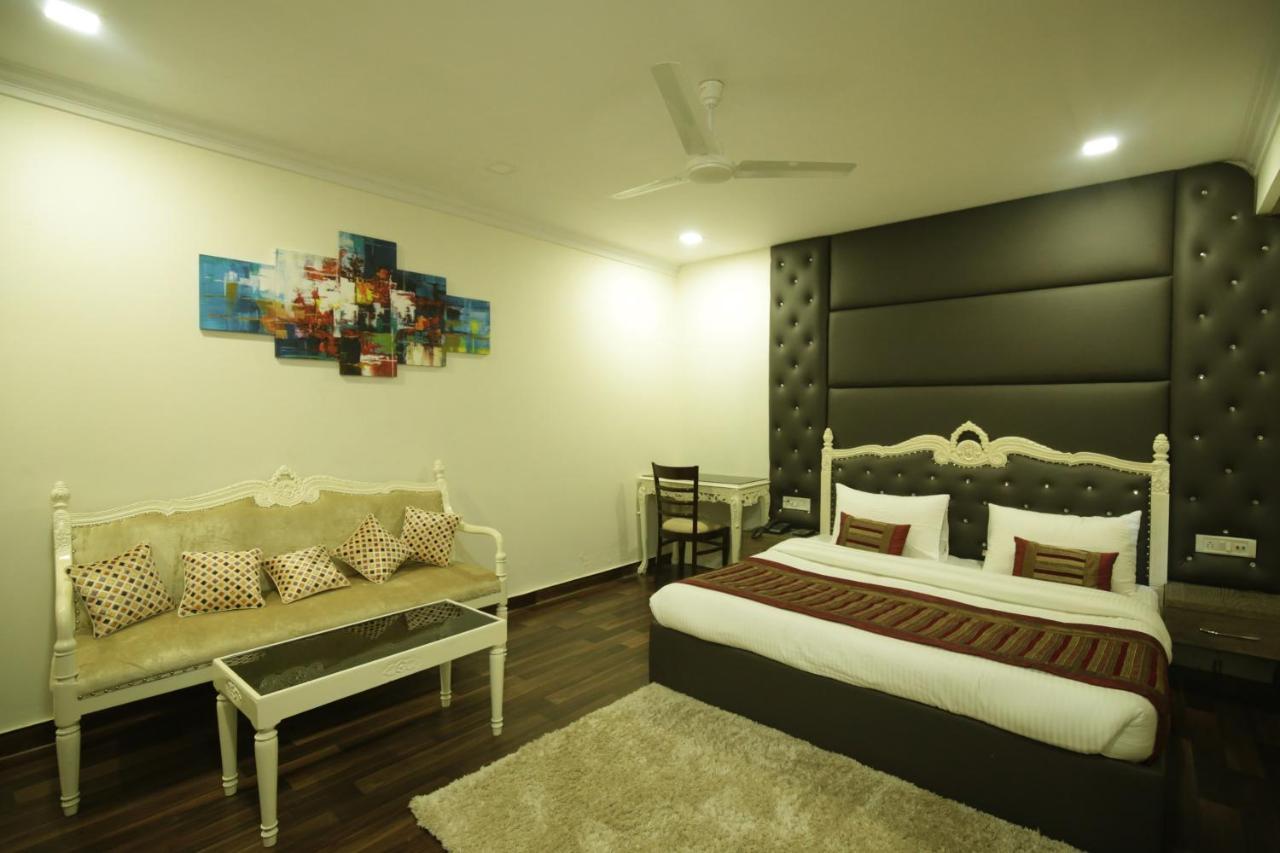 Red Castle - Karol Bagh - Where Luxury Meets Comfort Hotel