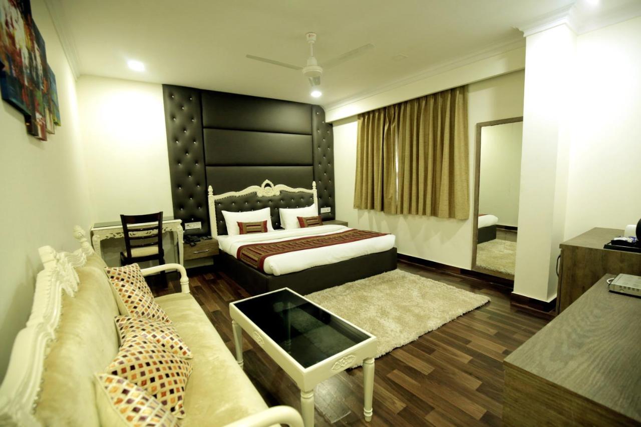 Red Castle - Karol Bagh - Where Luxury Meets Comfort Hotel Nova Deli