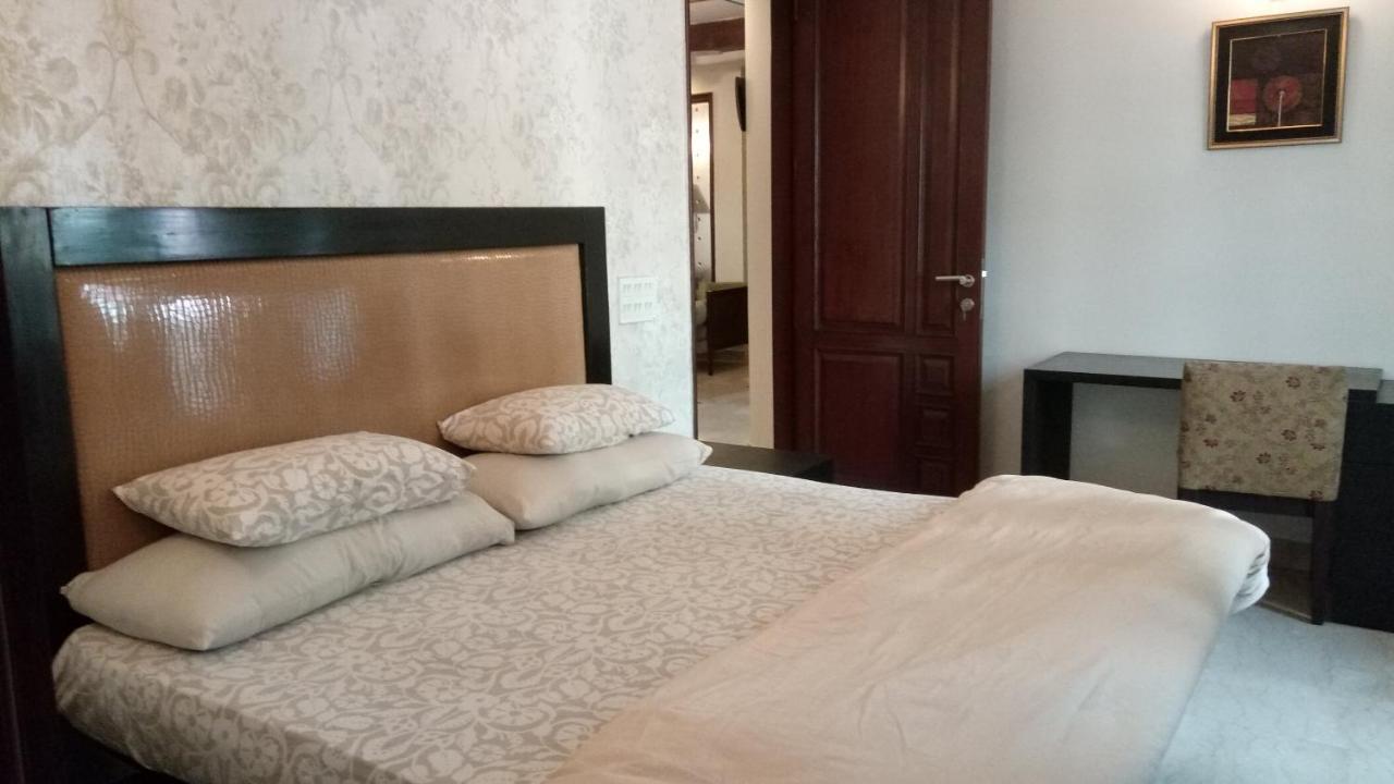 Short Luxury Separate 3bhk In Green Park Near Metro With Lift Minimum 3 Nights * New Delhi