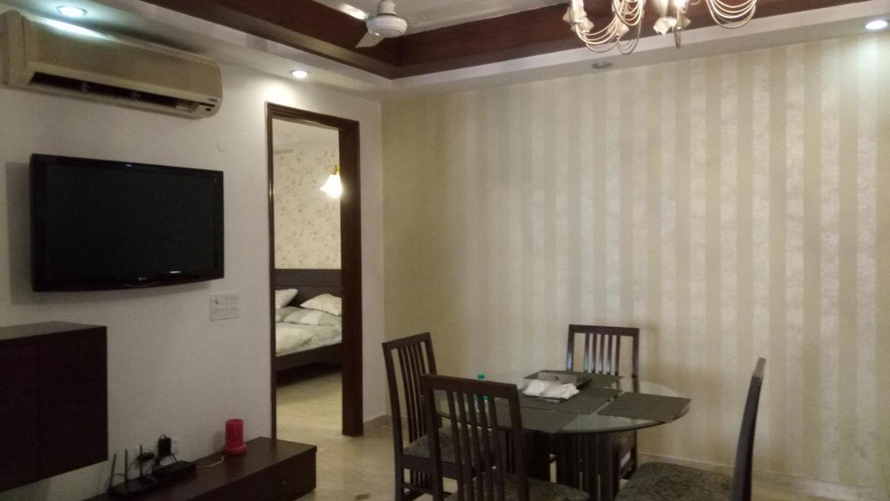 Apartment Short Luxury Separate 3bhk In Green Park Near Metro With Lift Minimum 3 Nights