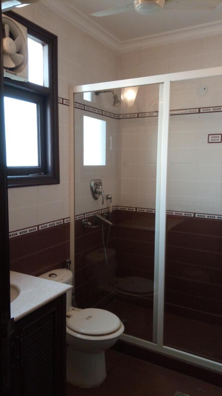 Short Luxury Separate 3bhk In Green Park Near Metro With Lift Minimum 3 Nights *