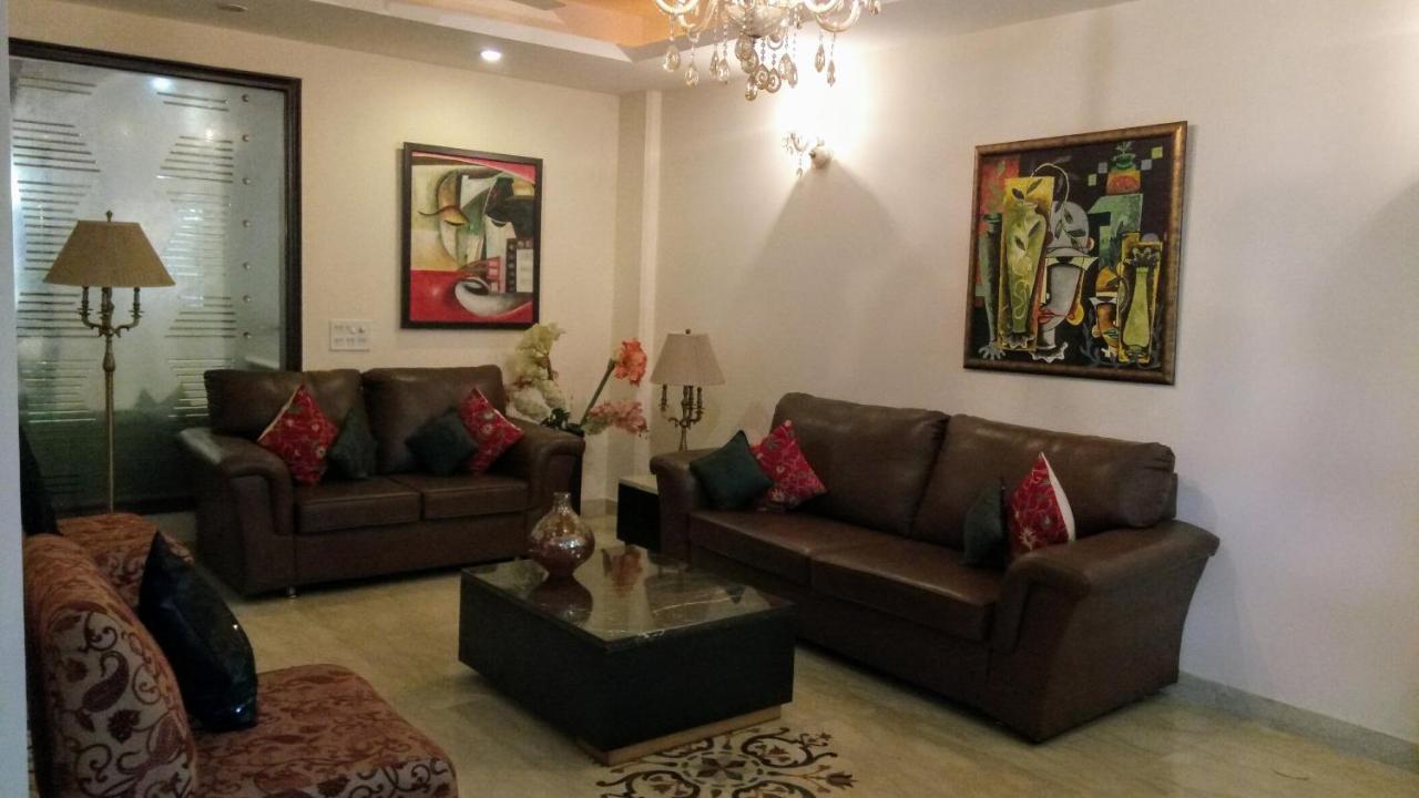 Short Luxury Separate 3bhk In Green Park Near Metro With Lift Minimum 3 Nights