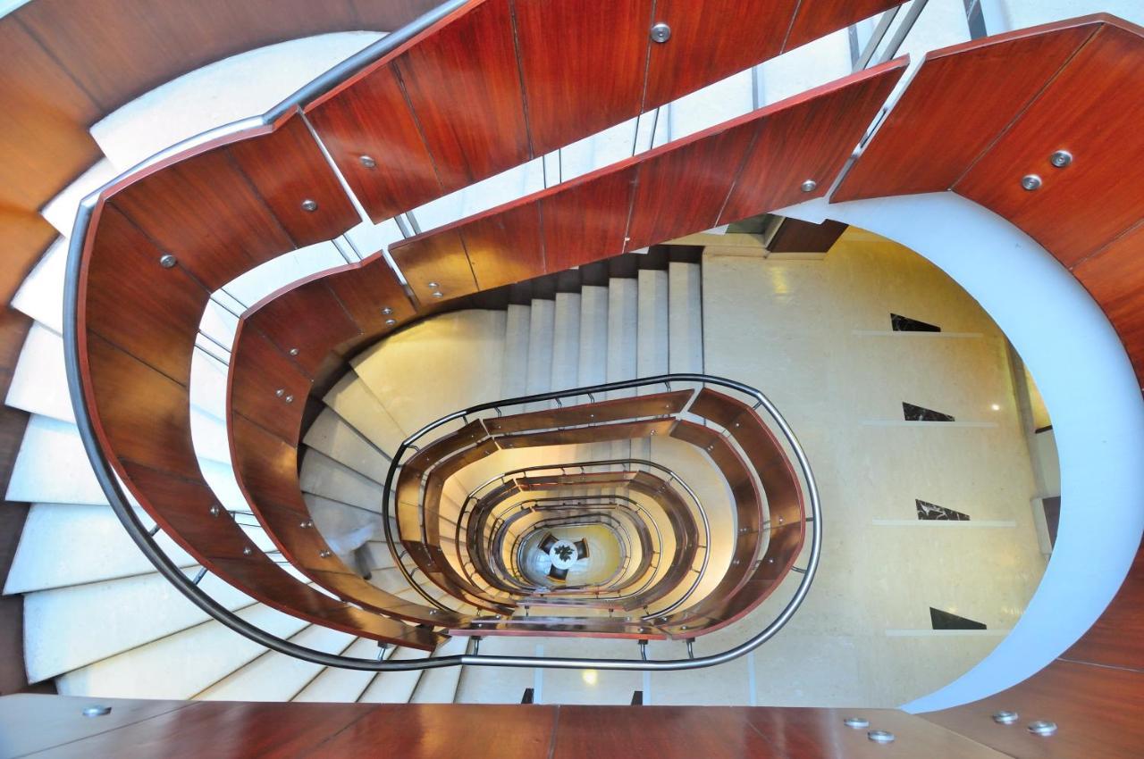 Aura - Railway Station Hotel New Delhi