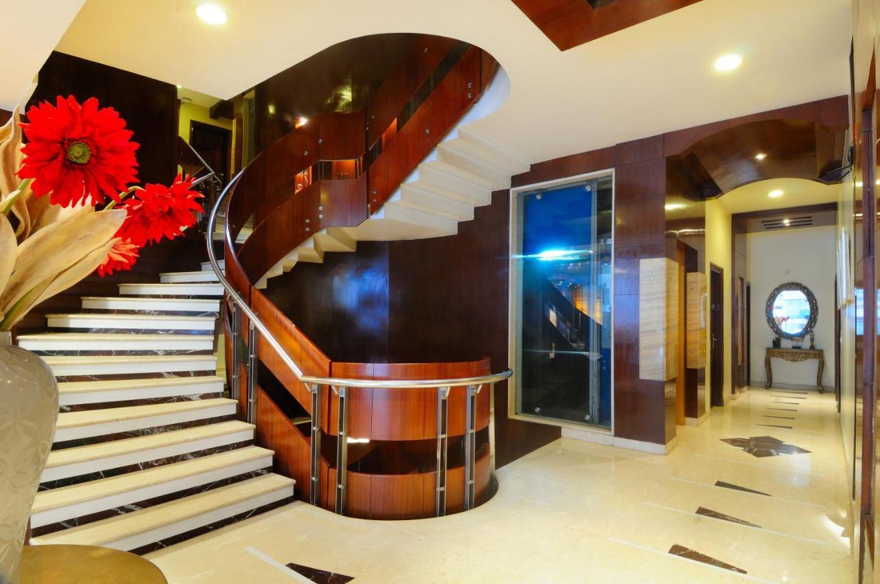 Hotel Aura - Railway Station 3*