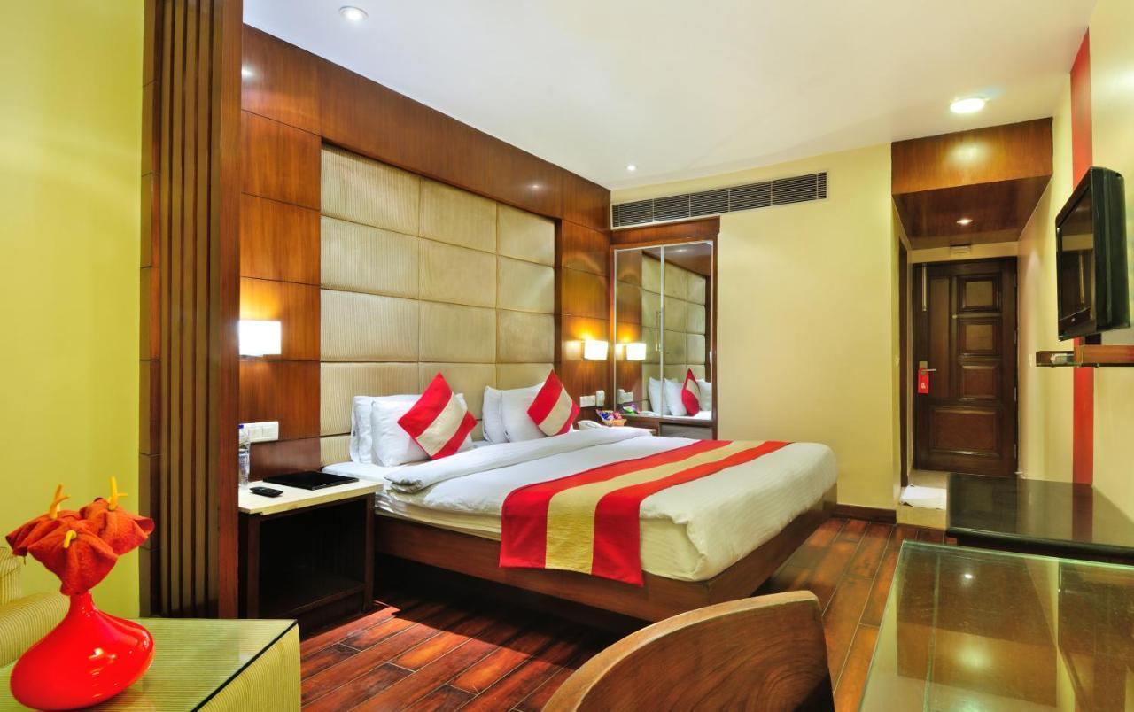 Hotel Aura - Railway Station