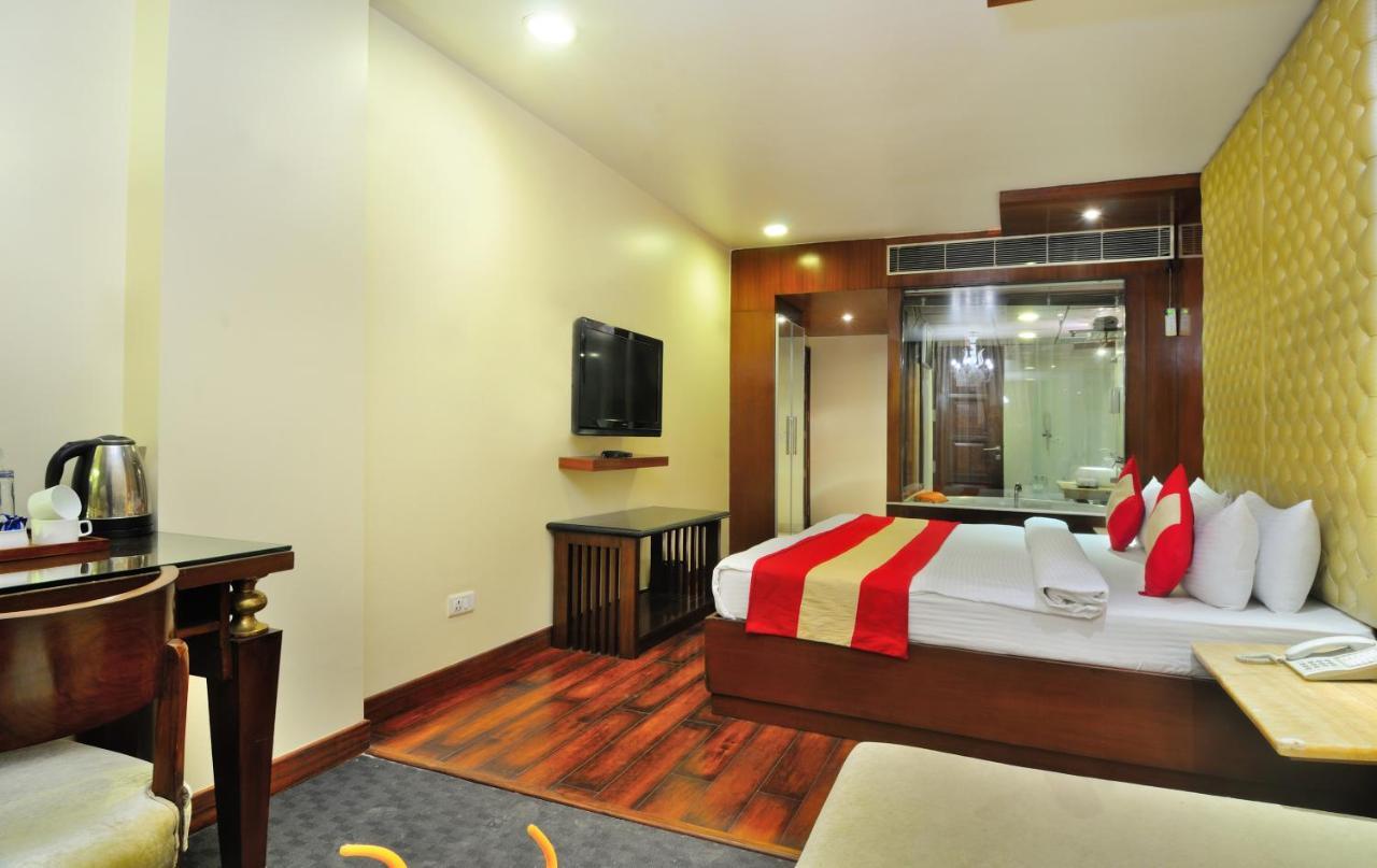 Aura - Railway Station Hotel New Delhi