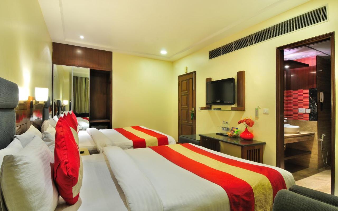 Hotel Aura - Railway Station 3*